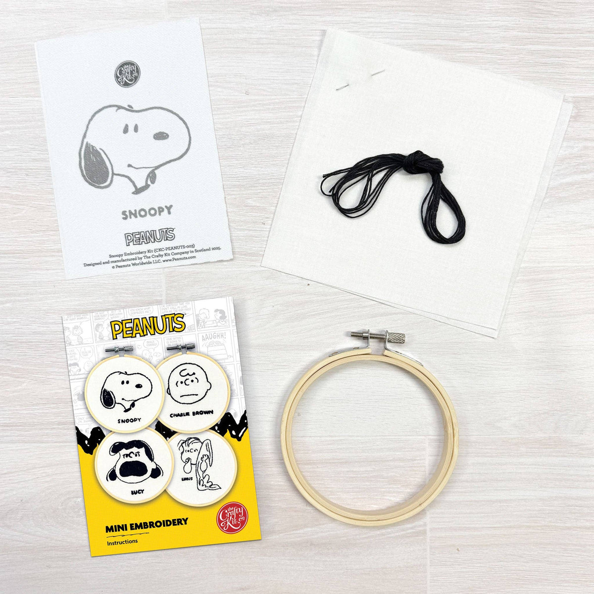 Peanuts: Snoopy - Mini Embroidery Kit