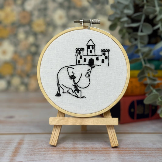 Moomins: Moomintroll's Beach Day Fun - Mini Embroidery Kit