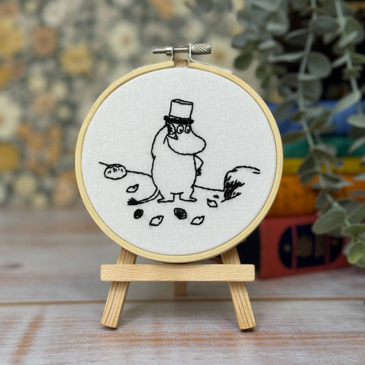 Moomins: Moominpappa's Seashell Discovery - Mini Embroidery Kit
