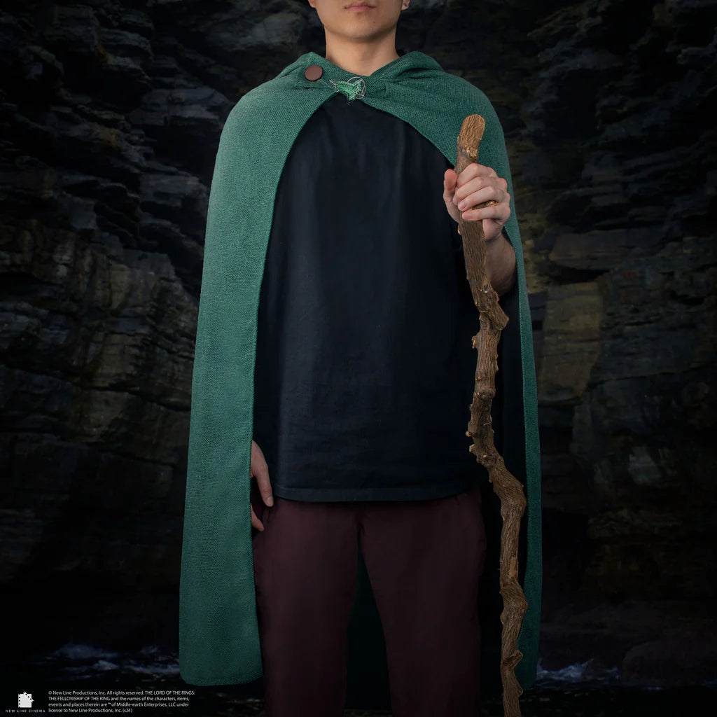 The Lord Of The Rings: Hobbit Cape & Pin