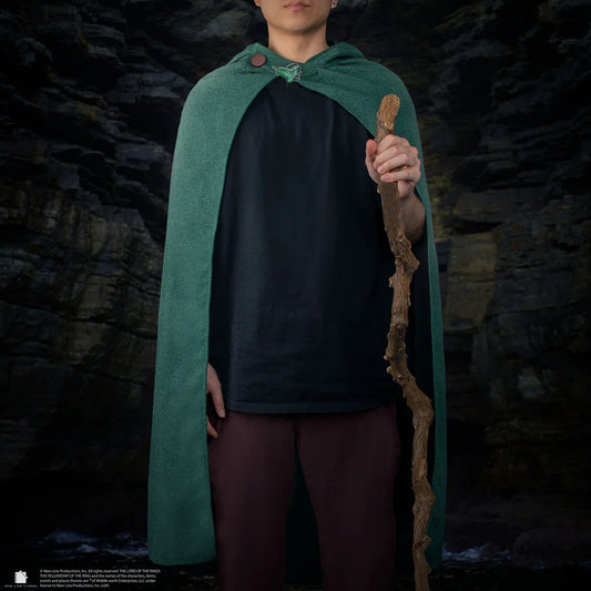 The Lord Of The Rings: Hobbit Cape & Pin