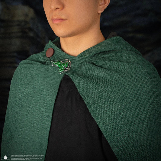 The Lord Of The Rings: Hobbit Cape & Pin
