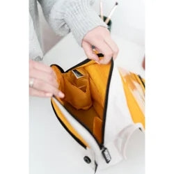 Peanuts: Snoopy All Smiles Travel Bag
