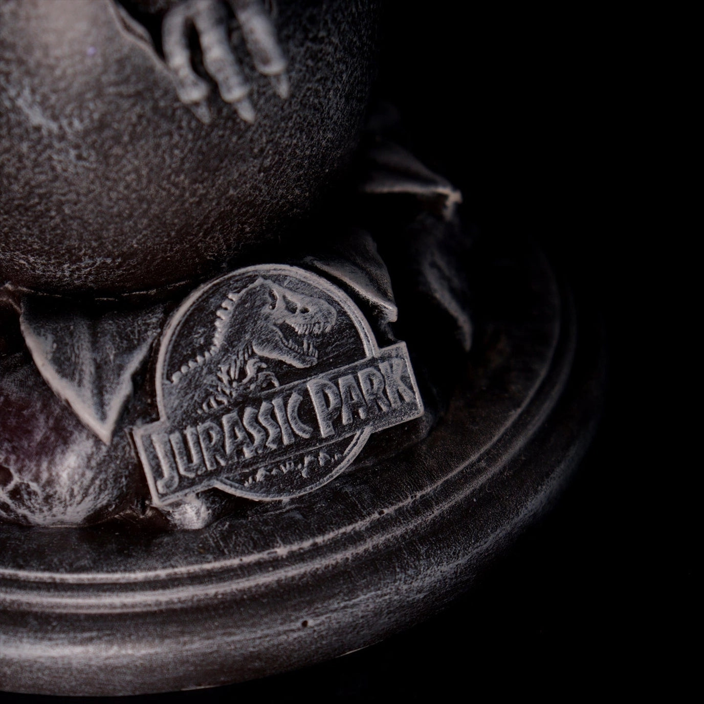 Jurassic Park: Limited Edition - 30th Anniversary Replica Egg & John Hammond Cane Set